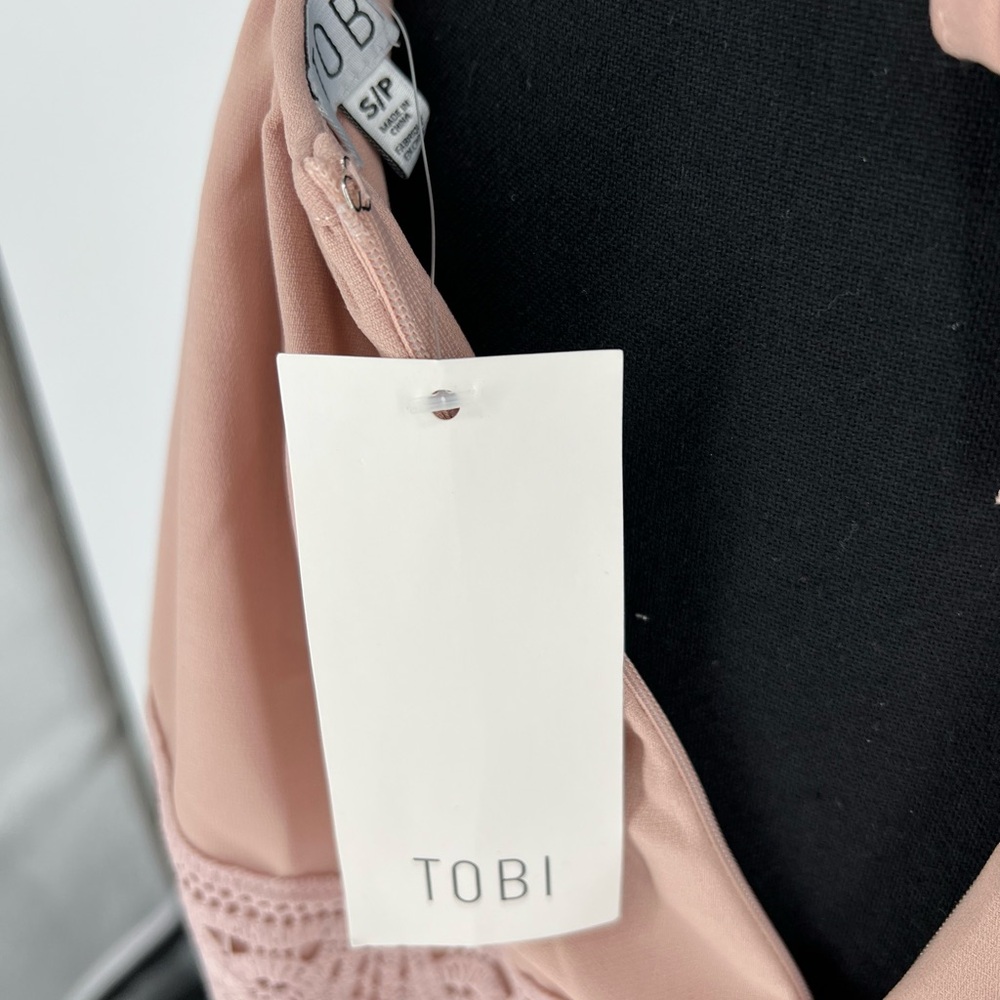 TOBI DUSTY ROSE BACKLESS DRESS WITH ADJUSTABLE STRAPS - Picture 10 of 13